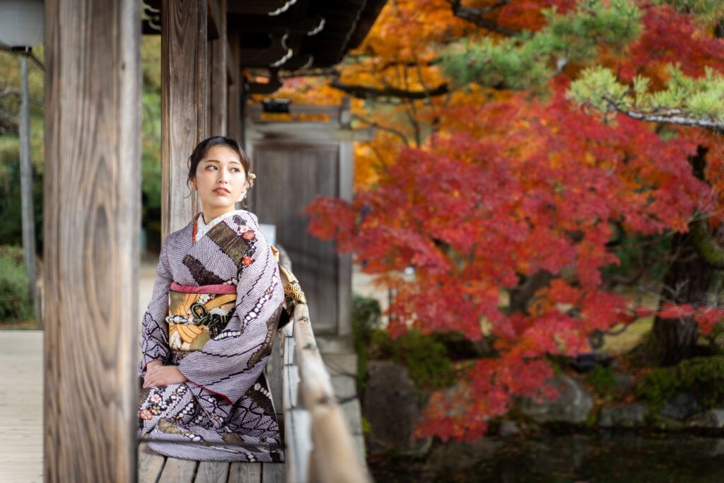 平安神宮成人式前撮り 紅葉を背景の振袖