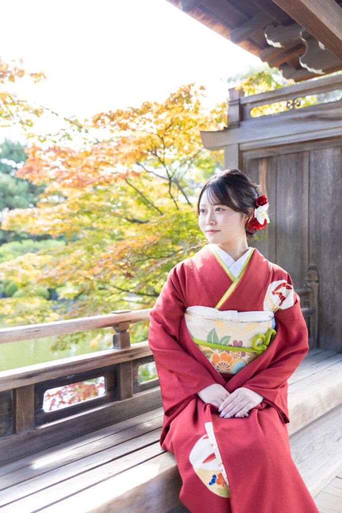 平安神宮成人式前撮り。神苑の橋殿にて。